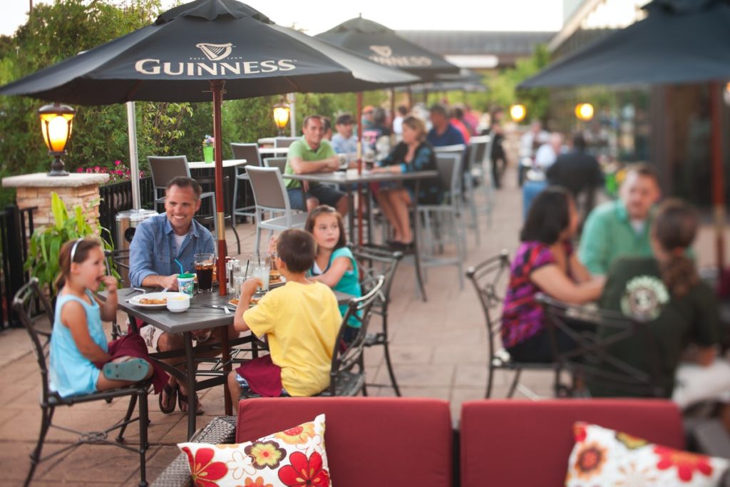 patio at Kip's Irish Pub